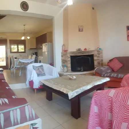 μεζονετα Lägenhet Nea Roda