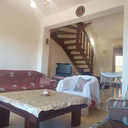 μεζονετα Apartment Nea Roda