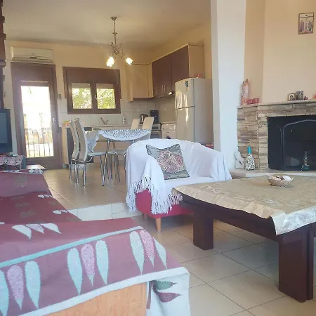 μεζονετα Lägenhet Nea Roda